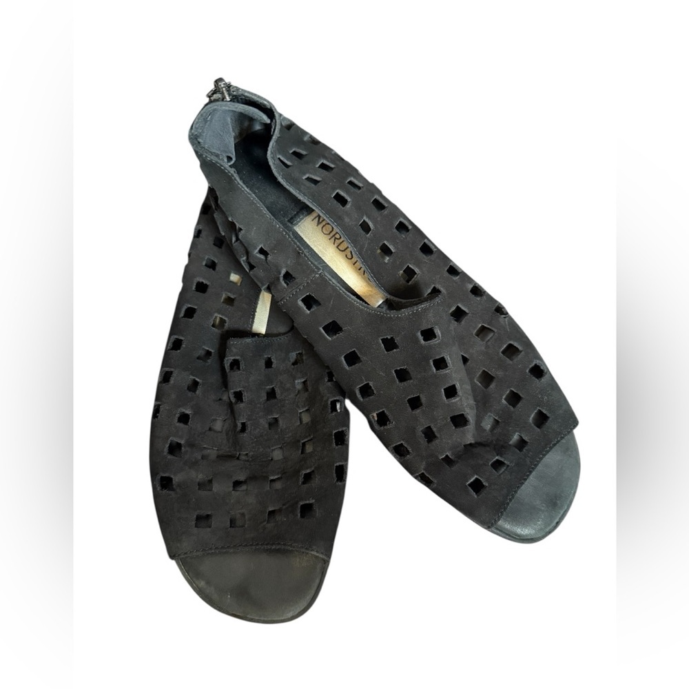 I Nordstrom Black Cutout Flex Flats 7.5